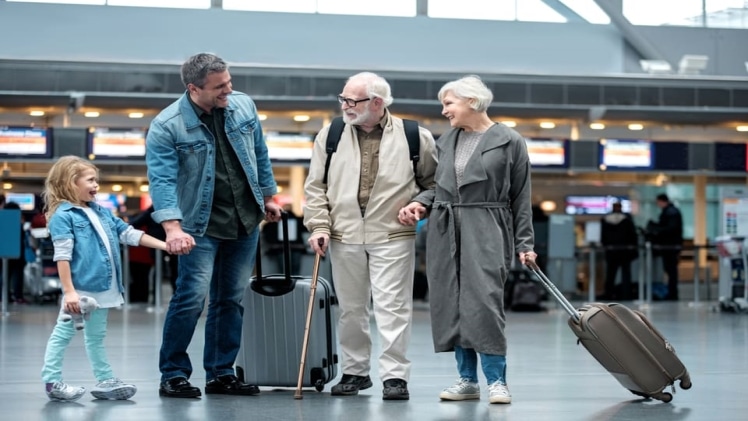 How to Manage Health Care Needs for Elderly Travelers