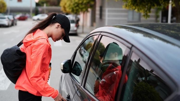 Do’s and Don’t’s of Borrowing a Friend’s Car Borrowing a Friend's Car