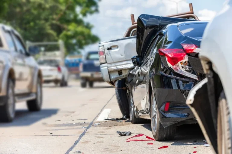 A Guide to 6 Car Accident Lawyers Serving Pembroke Pines, FL Car Accident