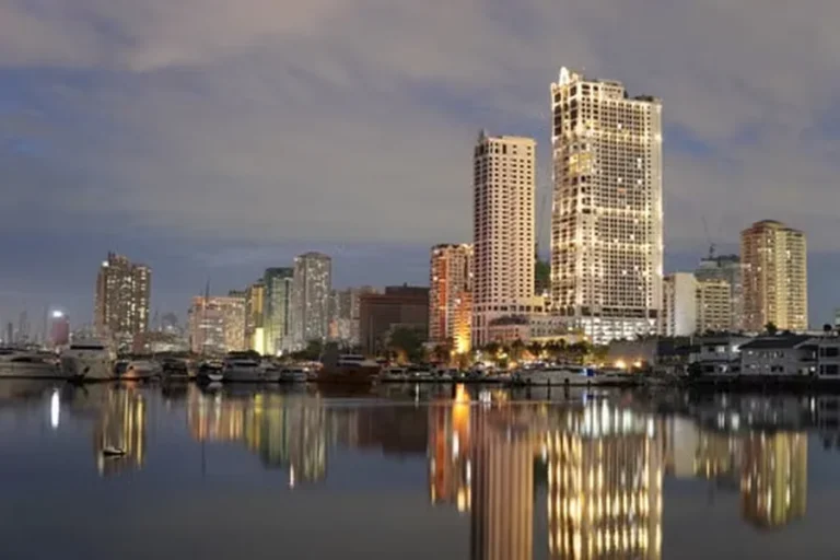 The Zenith of Opulence: Exploring the Luxe Offerings of Manila Hotels Manila Hotels